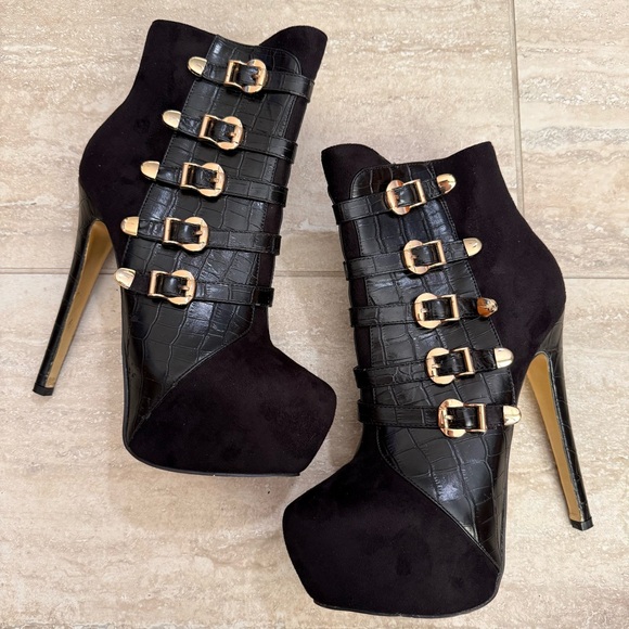 Luichiny Black Gold 6" Heel Platform Buckle Ankle Boot Sz 8.5 Stripper Dancer - Picture 1 of 12